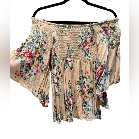 Floral off the shoulder top! - Picture 2 of 2